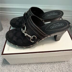 Coach Sutton heel/clog. Size 8. Black.